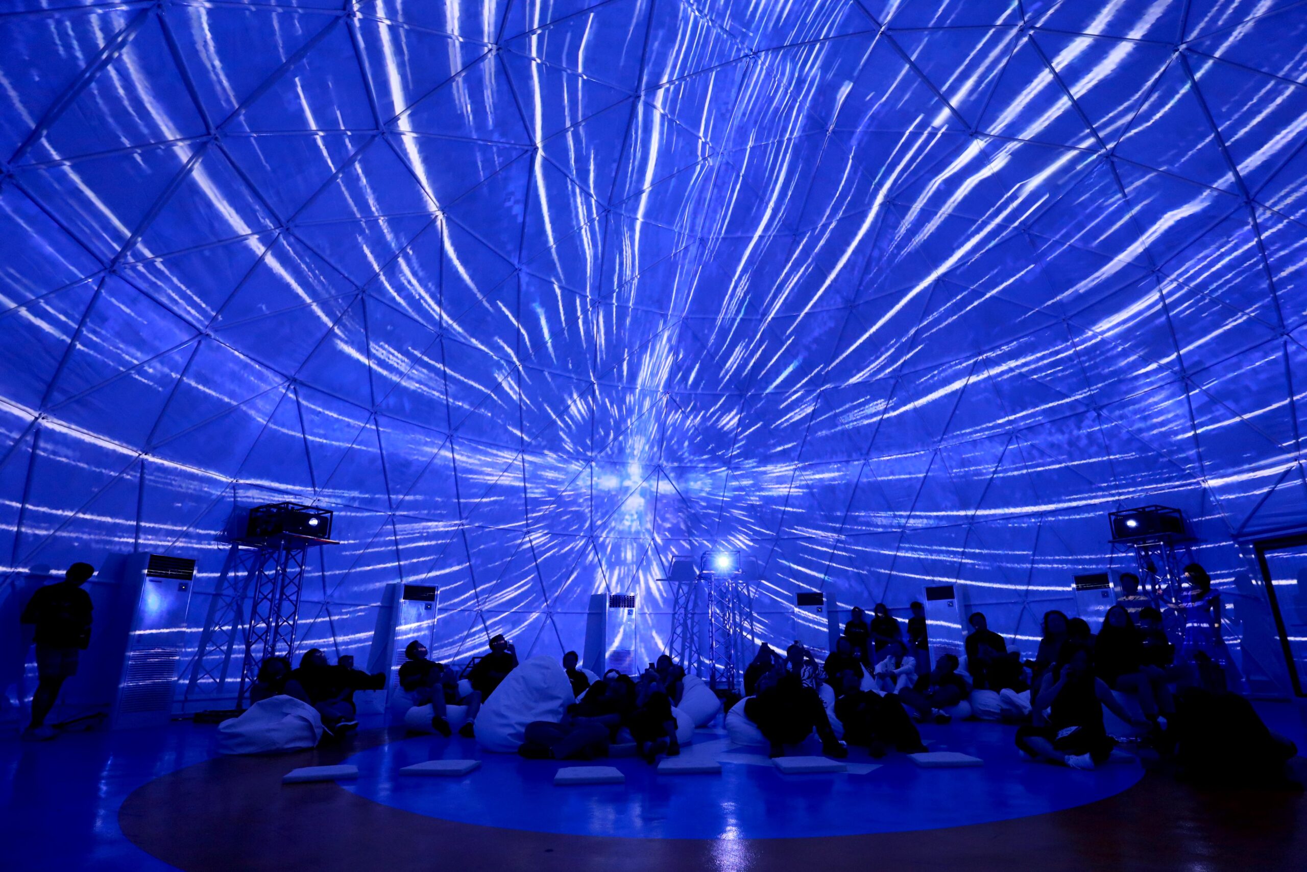 Moonlab SangSom MOONLAB แลนด์มาร์กงานอาร์ตแห่งปี ยก Immersive Art และคอนเสิร์ต ...